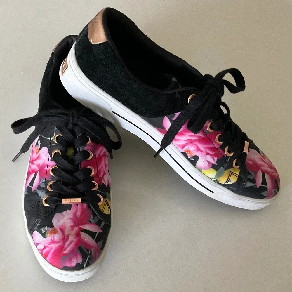 TED BAKER LONDON  Jockei Floral Sneakers Leather Detail Size 9